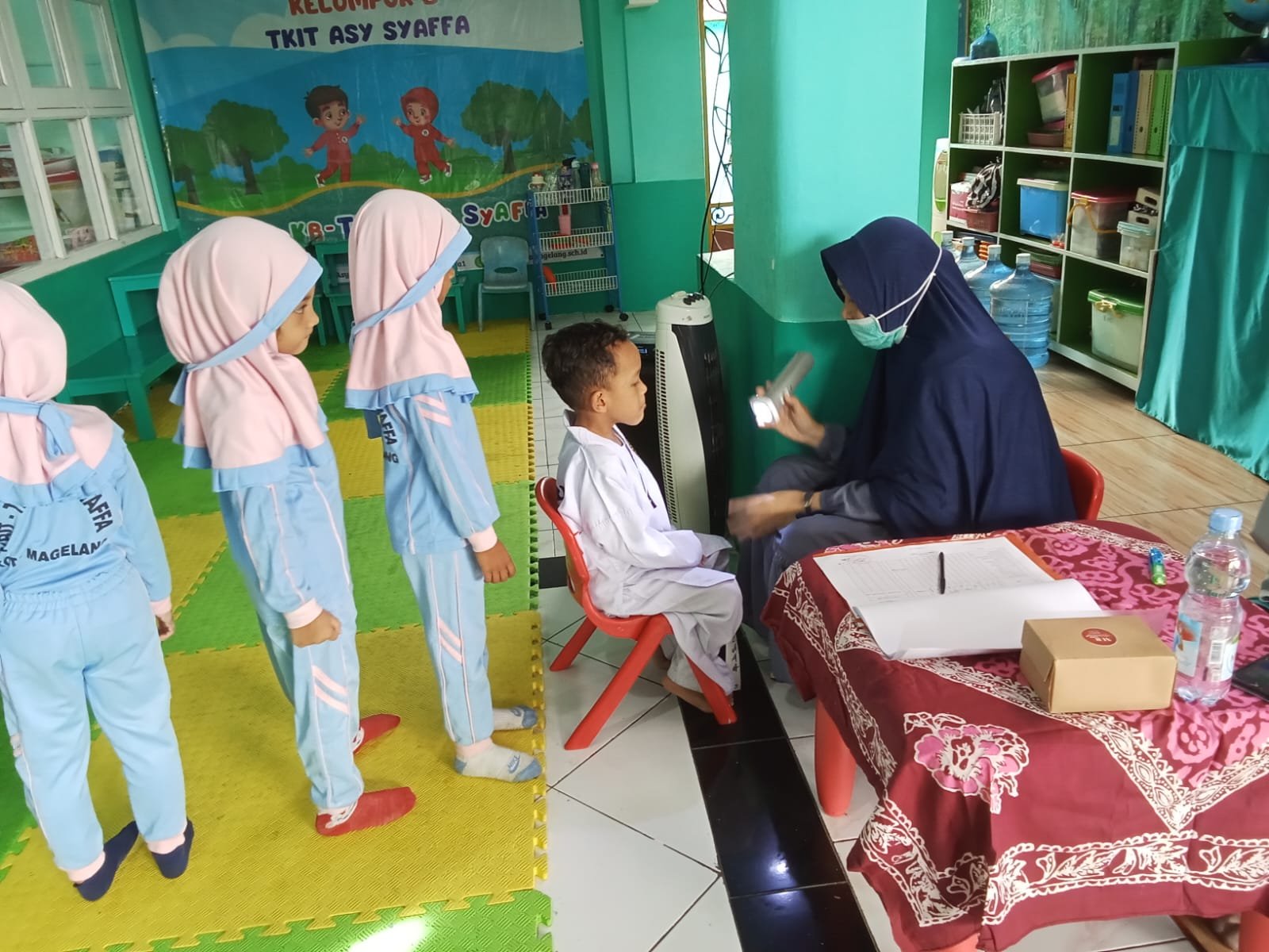 205 Ananda KB-TKIT Asy Syaffa 1 Kota Magelang Ikuti Pemeriksaan Kesehatan Rutin